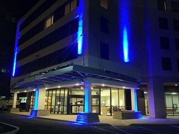 Hotel Holiday Inn Express And Suites Stamford