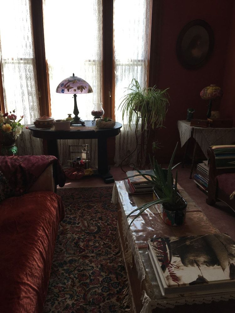 Violet Rose Bed & Breakfast