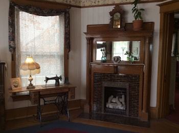 Crescent Lily Inn B&B
