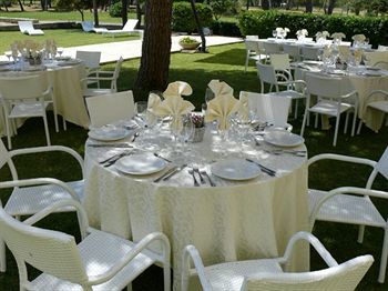 Hostal Oasis Park Hotel