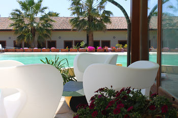 Heracles Village Hotel