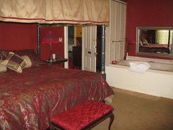 Summers Riverview Mansion Bed And Breakfast