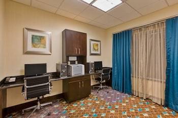 Hotel Holiday Inn Express & Suites Alpine Southeast