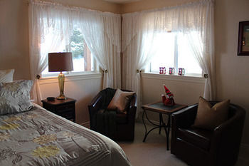 Fox Den Bed And Breakfast