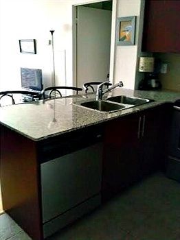 Aparthotel E.s.i Furnished Suites At The Acc