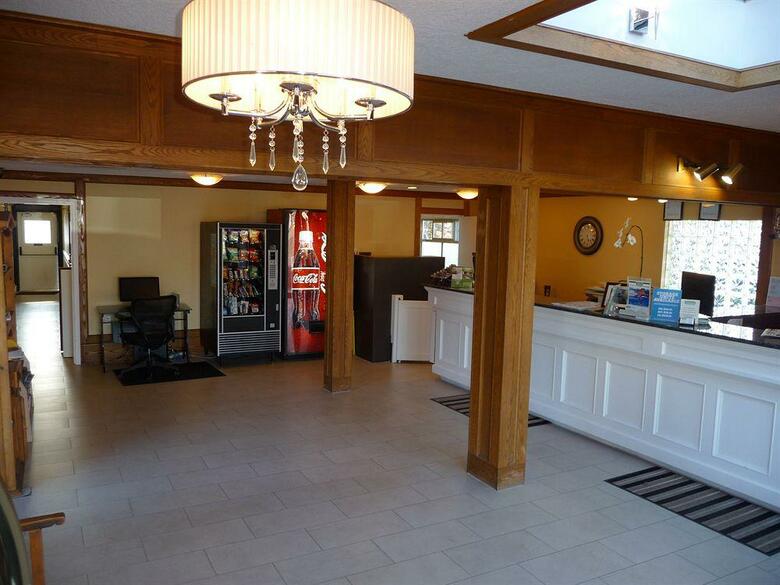 Hotel Arbutus Inn