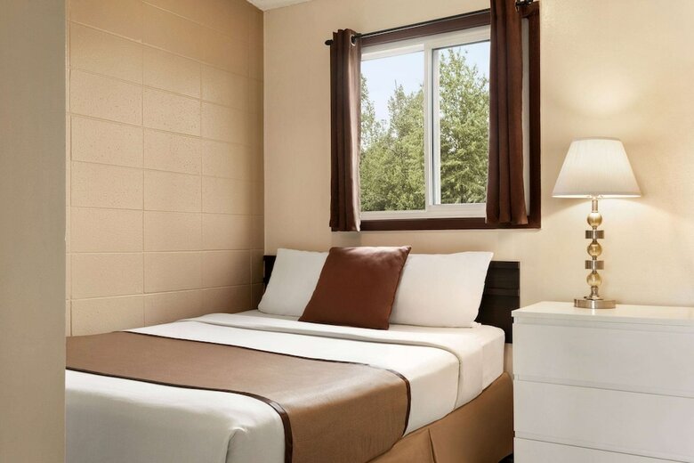Hotel Thriftlodge Edmonton