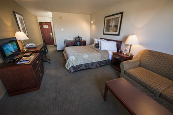 Hotel Service Plus Inn And Suites - Grande Prairie