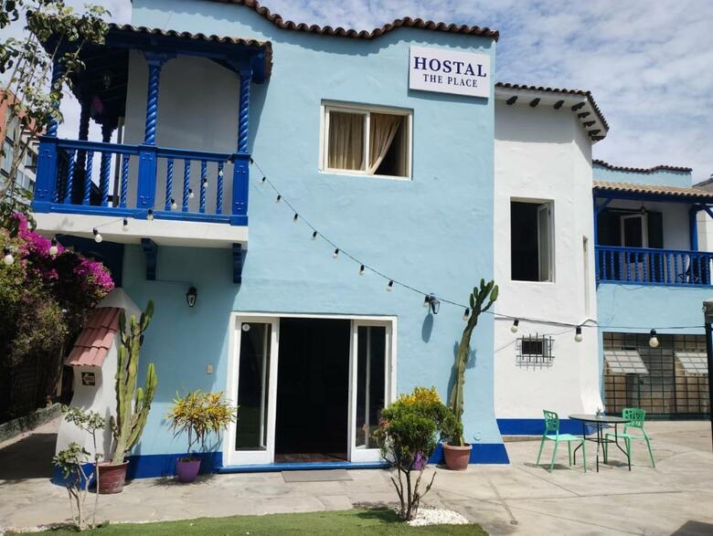 Posada The Place Hostal