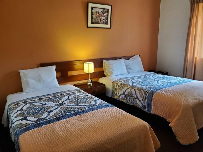 Posada The Place Hostal
