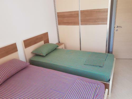 Flori Beach Apartment Radhime