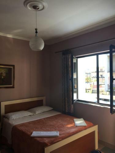 Hostel Grande House
