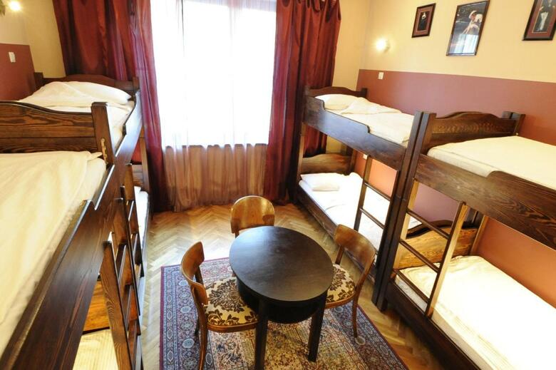 Hotel Hostel Deco