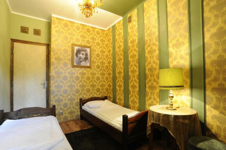Hotel Hostel Deco