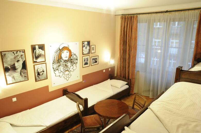 Hotel Hostel Deco