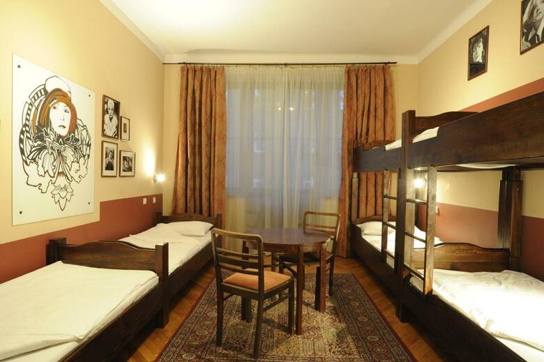 Hotel Hostel Deco