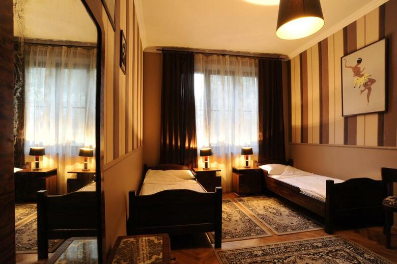 Hotel Hostel Deco