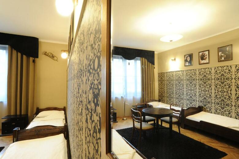 Hotel Hostel Deco