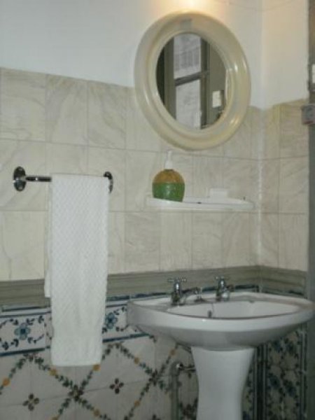 Hostal Aljubarrota Guest House
