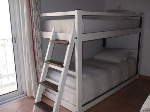 Residencia Dinas Guesthouse
