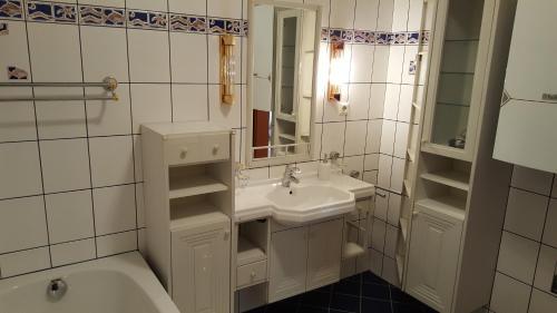 V.c Apartments