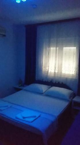 Hostal Guesthouse Villa Sara