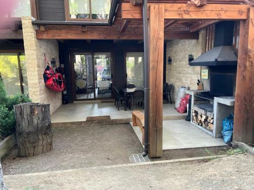 Pucon House - Lake Access & Near Ski Center