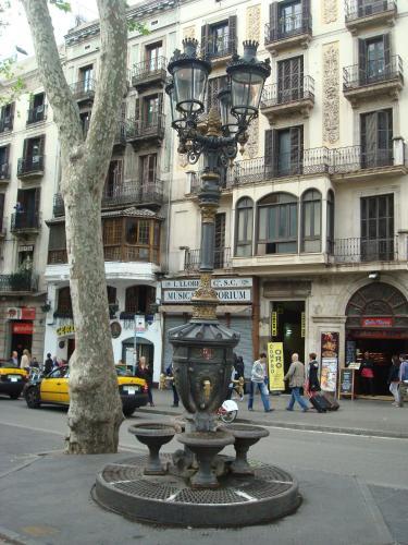 Albergue Backpackers House Bcn