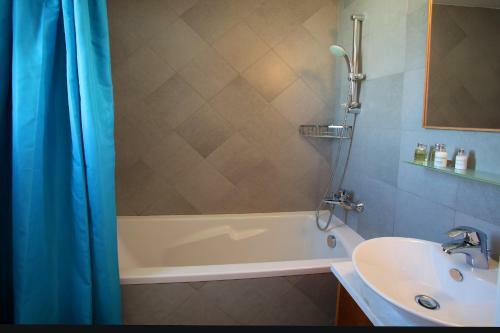 Villa Napa Pearl