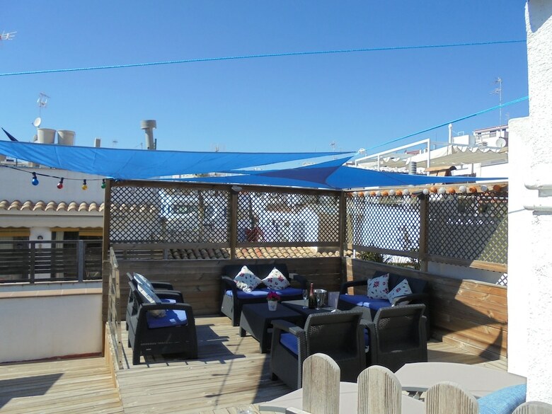 Hostal Maricel Hostel