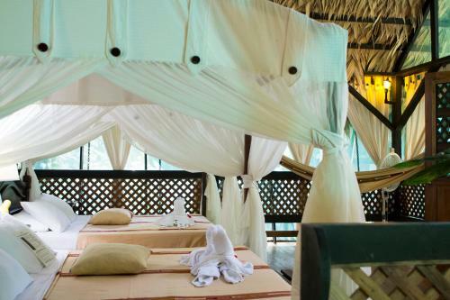 Almonds And Corals Lodge