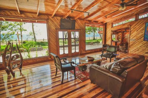 Hotel Tambor Tropical Beach Resort
