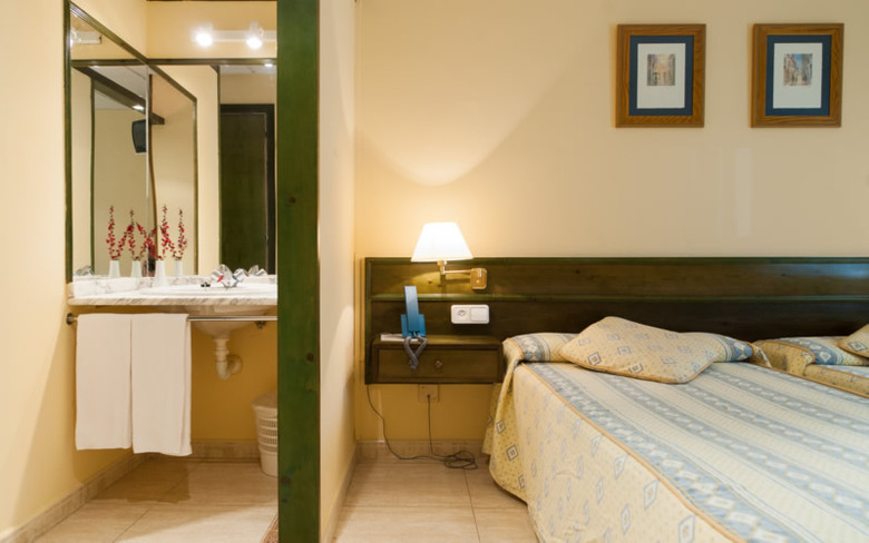Albergue Benvido Monte Do Gozo