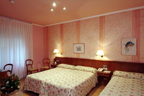 Hotel Regencia Col�n