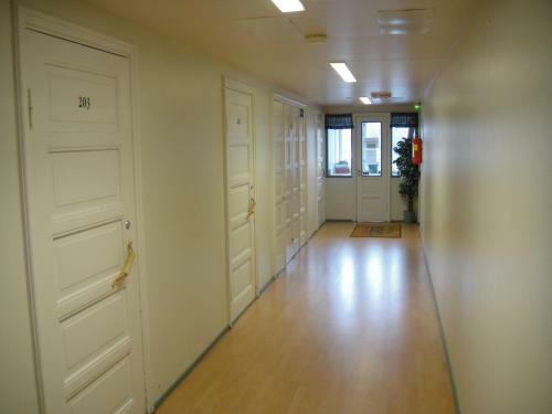 Hostal Cafe Asema B&B