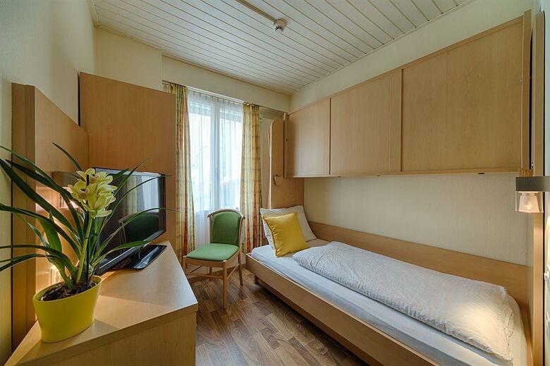 Hotel Blume / El Azteca