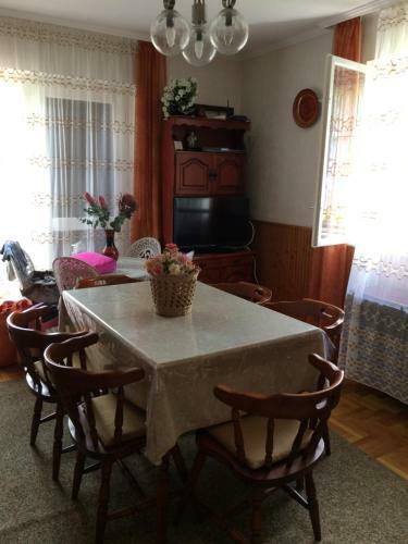 R�zsa Nyaral�h�z