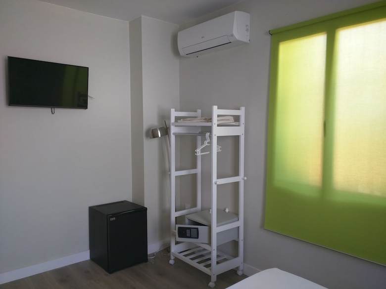 Nwt Paradise Urban Hostel