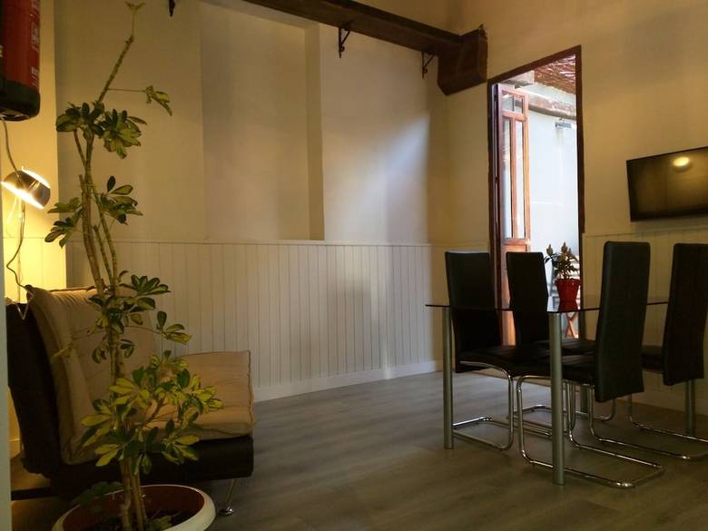 Nwt Paradise Urban Hostel