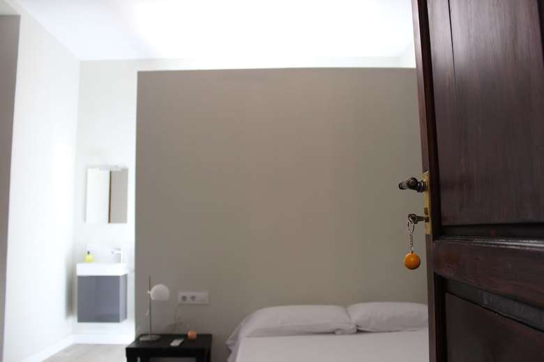 Nwt Paradise Urban Hostel