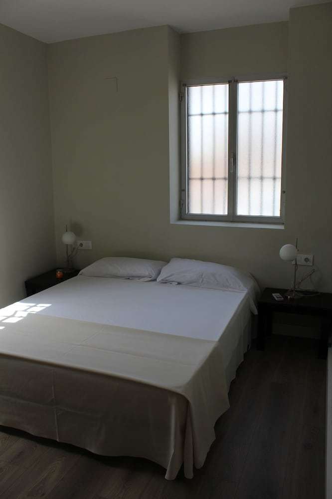 Nwt Paradise Urban Hostel