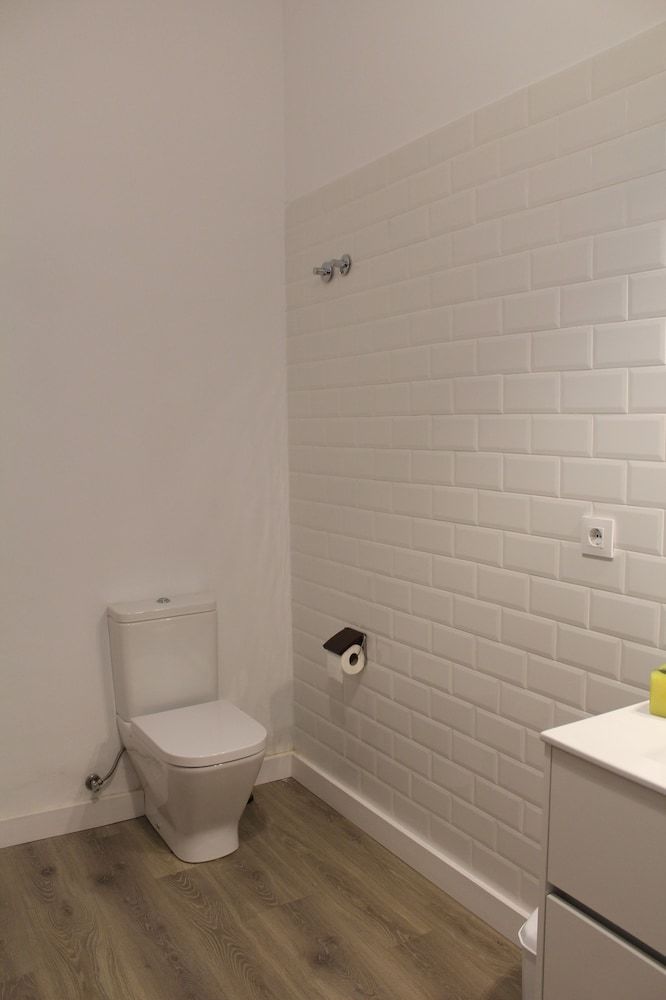 Nwt Paradise Urban Hostel