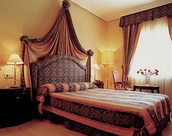 Insignia Hotel Del Val