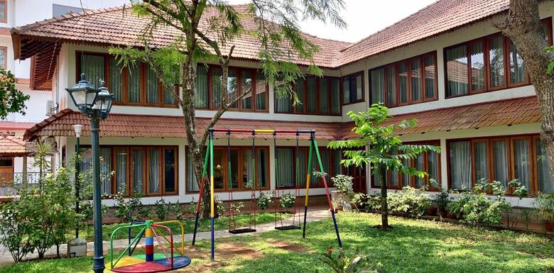 Hotel Backwater Ripples Kumarakom