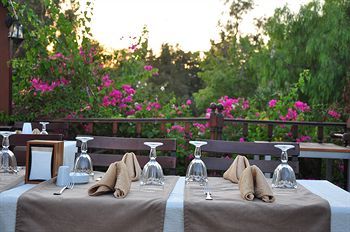 Manuela Hotel