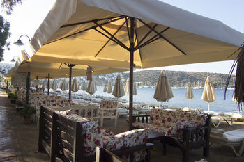 Manuela Hotel