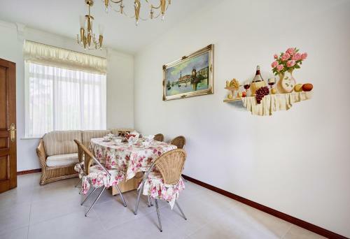 Villa M.s. Kuznetsov Apartments