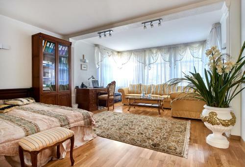 Villa M.s. Kuznetsov Apartments