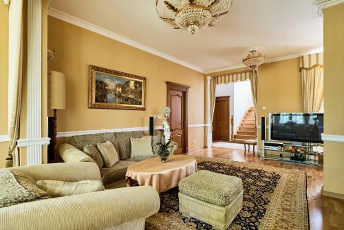 Villa M.s. Kuznetsov Apartments
