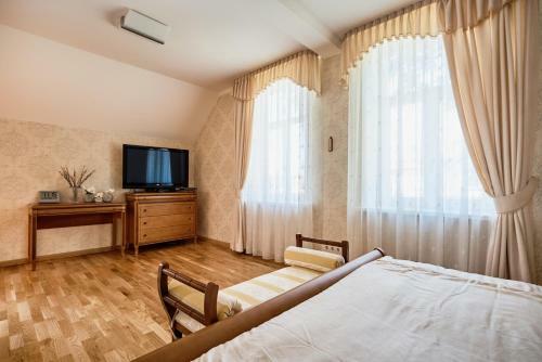 Villa M.s. Kuznetsov Apartments
